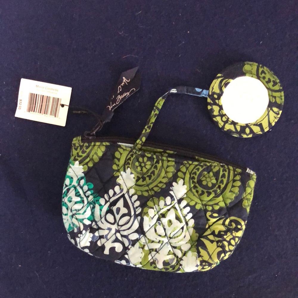 708 NWT Vera Bradley zippered pouch w/mirror. SzOS